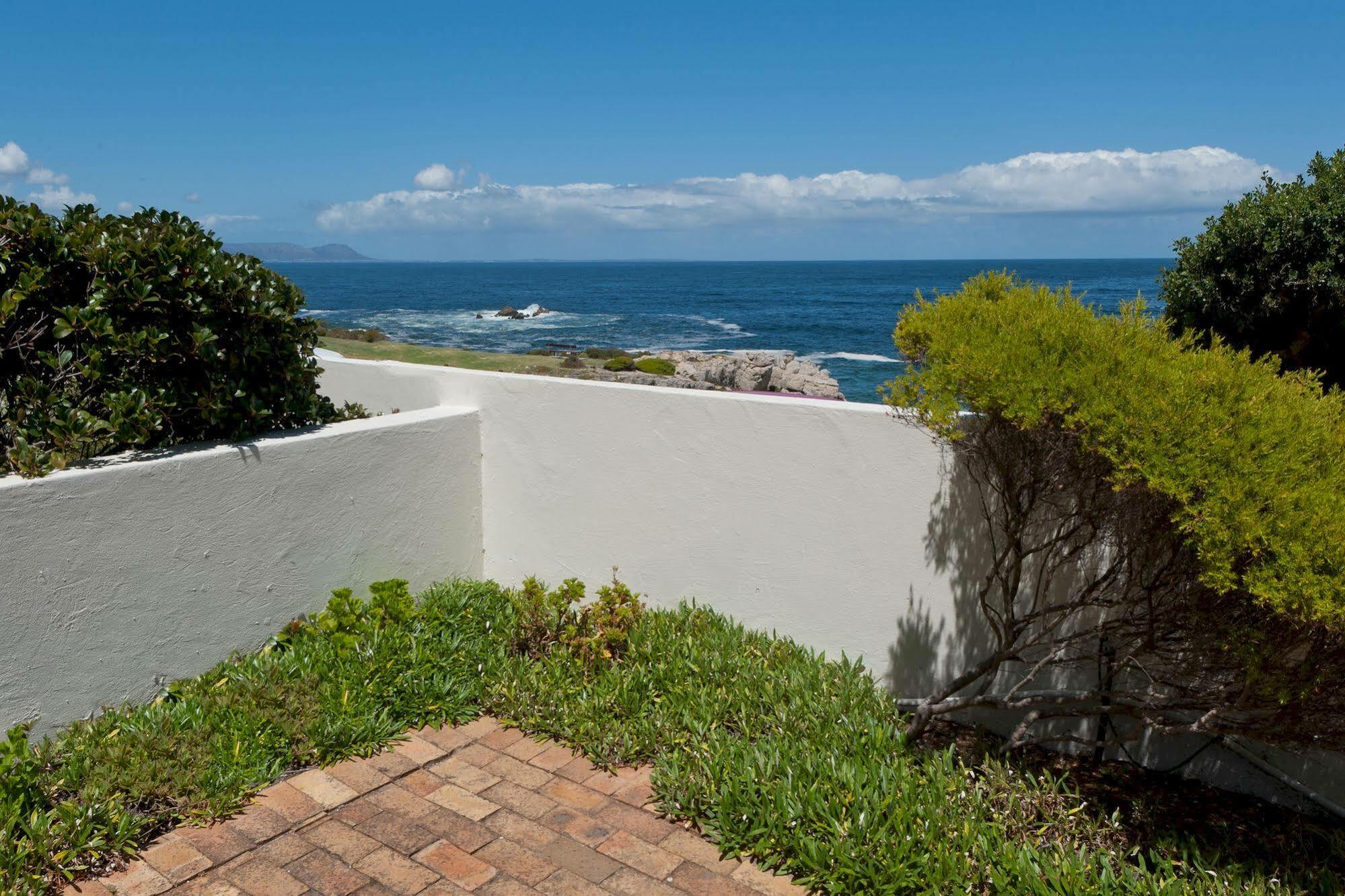 Windsor Self Catering Apartments Hermanus Exterior photo